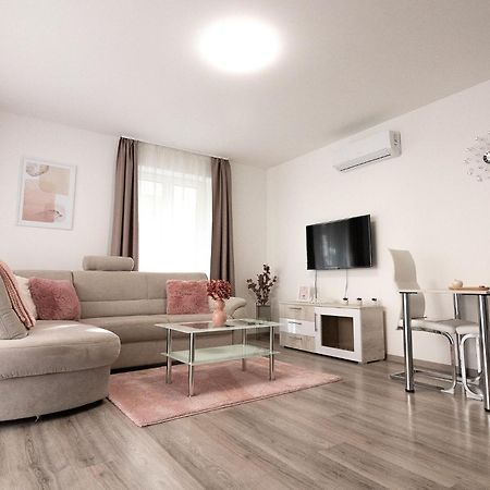 Sunsuite Сегед Экстерьер фото